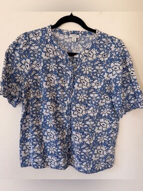 J. Crew Blue and White Floral Button-Up Top Size S
